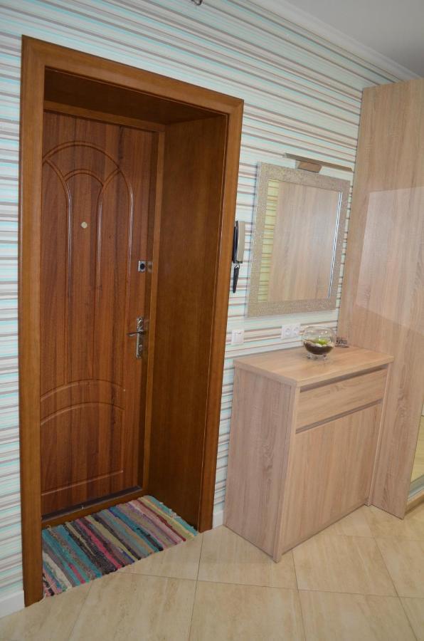 Apartment On Getmana Vigovskogo 49 Rivne Ngoại thất bức ảnh