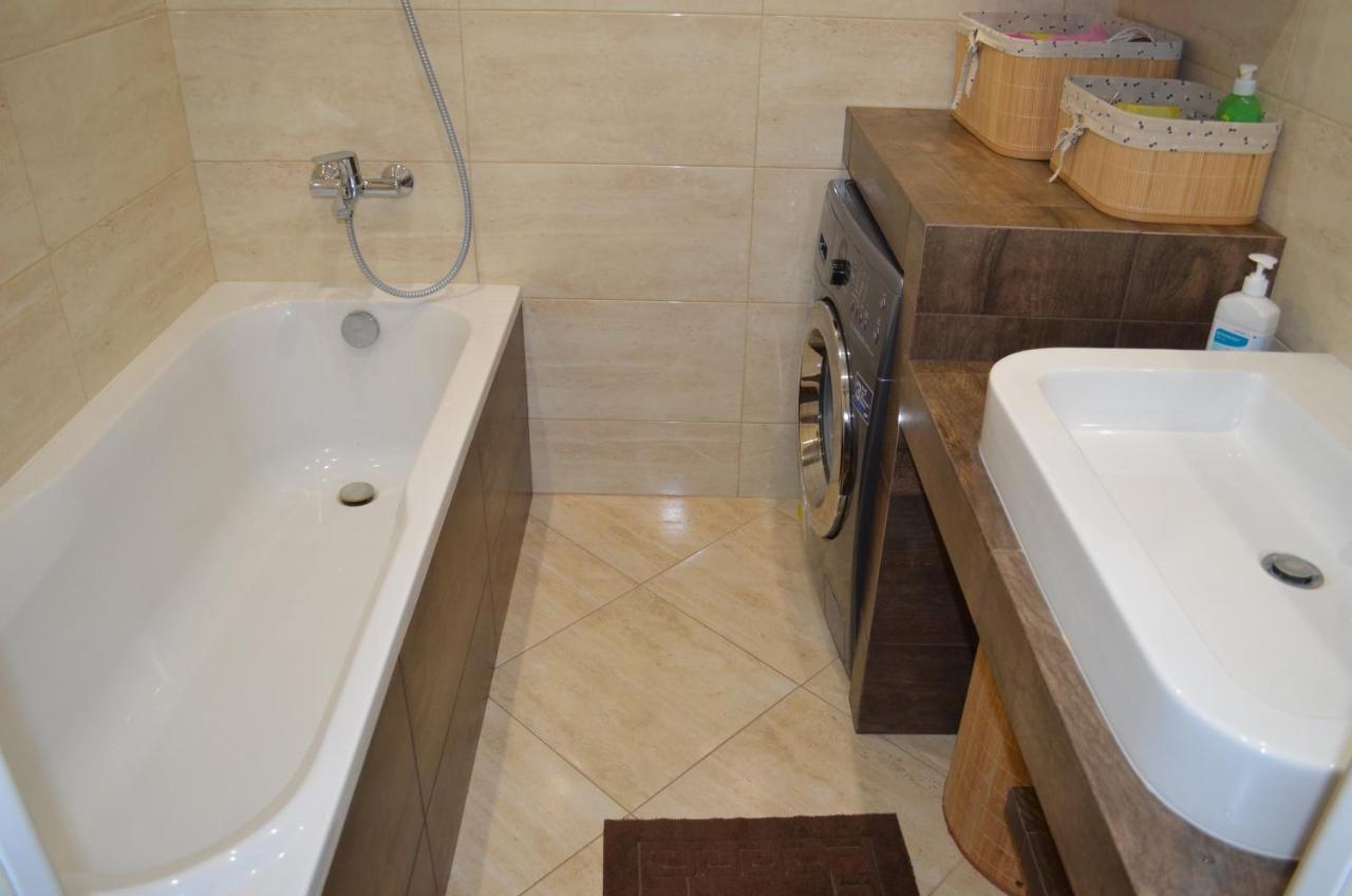 Apartment On Getmana Vigovskogo 49 Rivne Ngoại thất bức ảnh