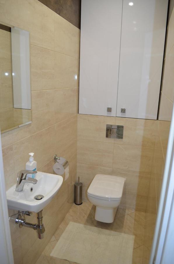 Apartment On Getmana Vigovskogo 49 Rivne Ngoại thất bức ảnh